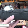 株式会社アースマーケティングはJFW インターナショナル・ファッション・フェア 2015にて、「MINNETONKA」 2015年 秋・冬別注モデルを出展。 裏地がボア仕様の暖かい秋・冬用モカシンを紹介。