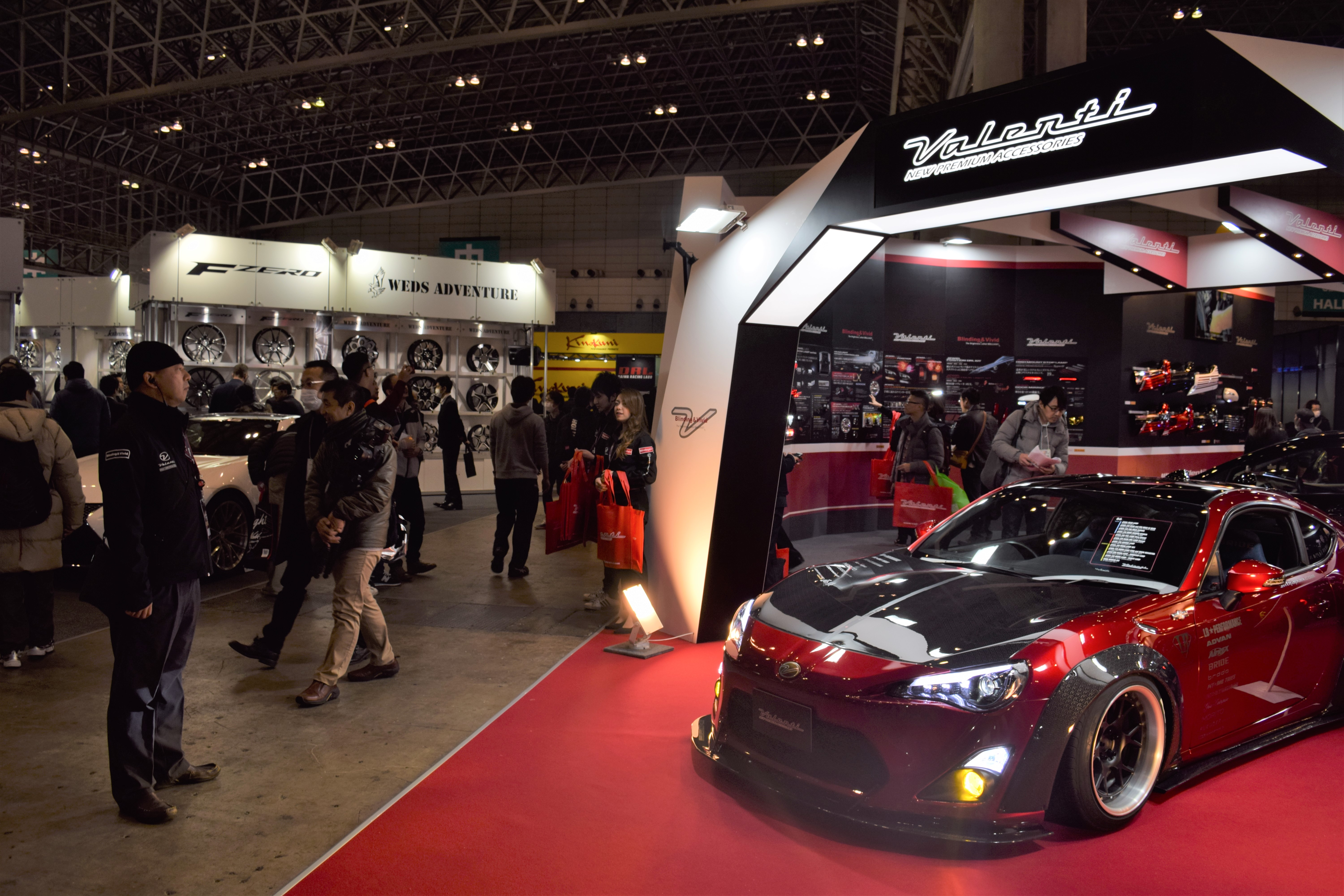 コレクタブルカーオークション 年には日本最大の100車を 東京オートサロン 展示会とmice
