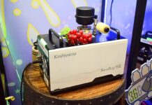 樫山工業の小型空冷ドライポンプ「NeoDry Gシリーズ」(JASIS 2025)